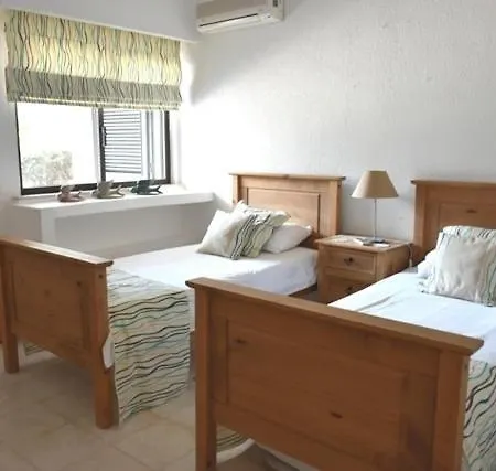 Sleeps 6 Pool Air Con T607862