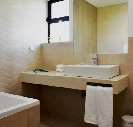 וילה Sleeps 6 Pool Air Con T607862 *