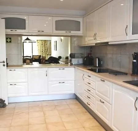 Sleeps 6 Pool Air Con T607862